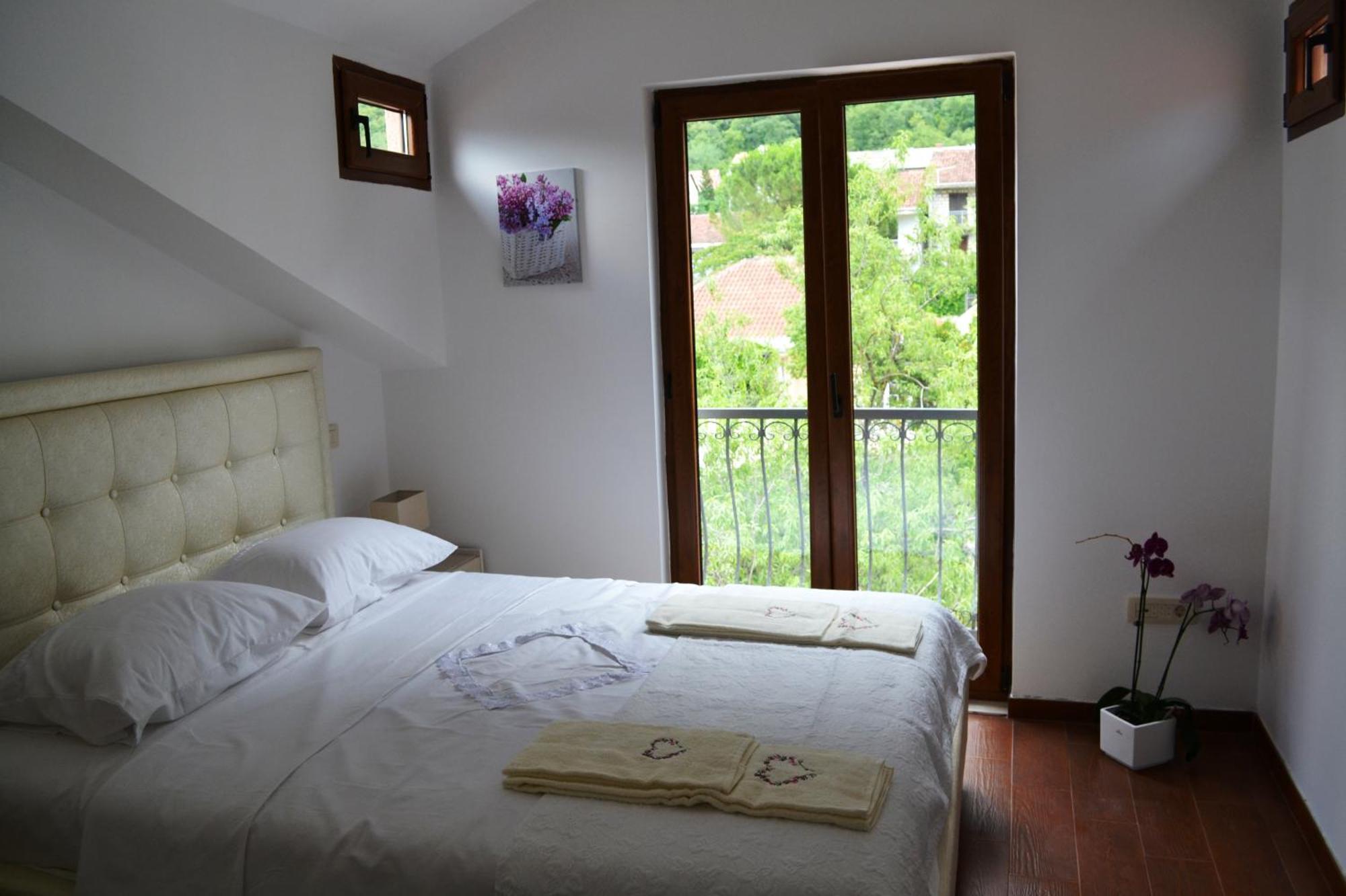 Bocche Di Cattaro Apartments Exterior photo