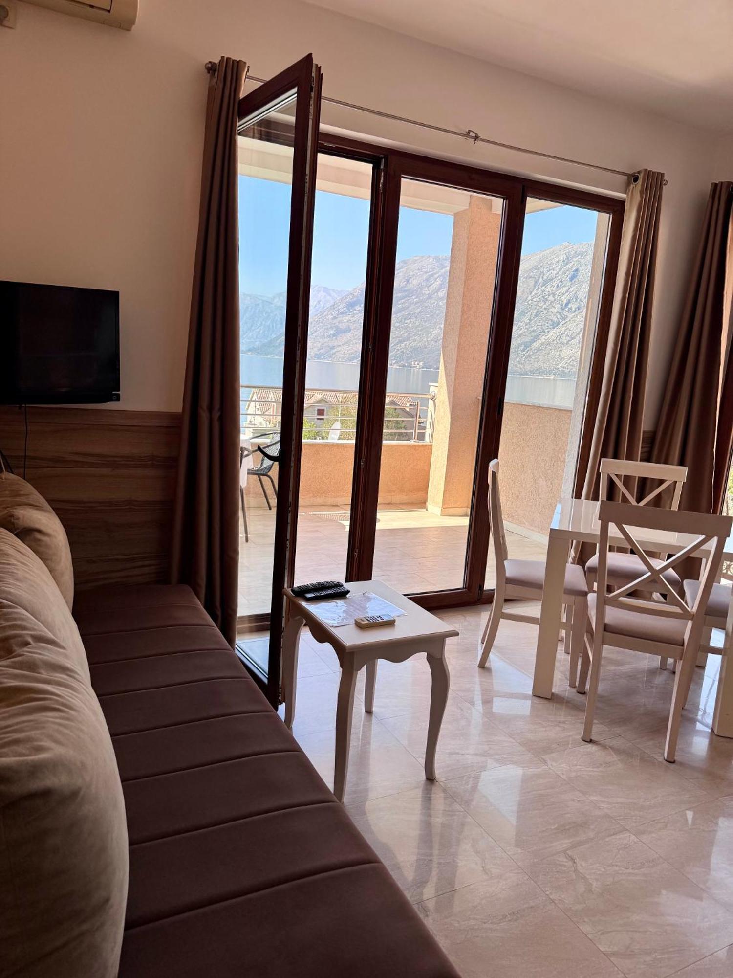 Bocche Di Cattaro Apartments Exterior photo